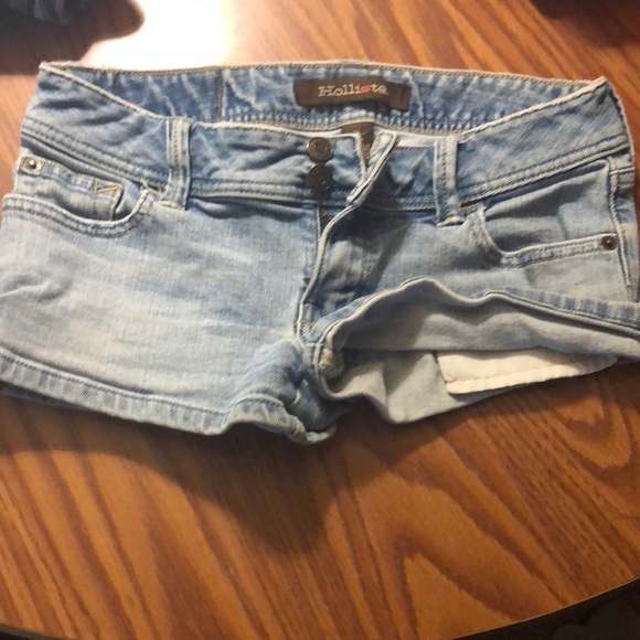 Hollister Shorts - Picture 1 of 3